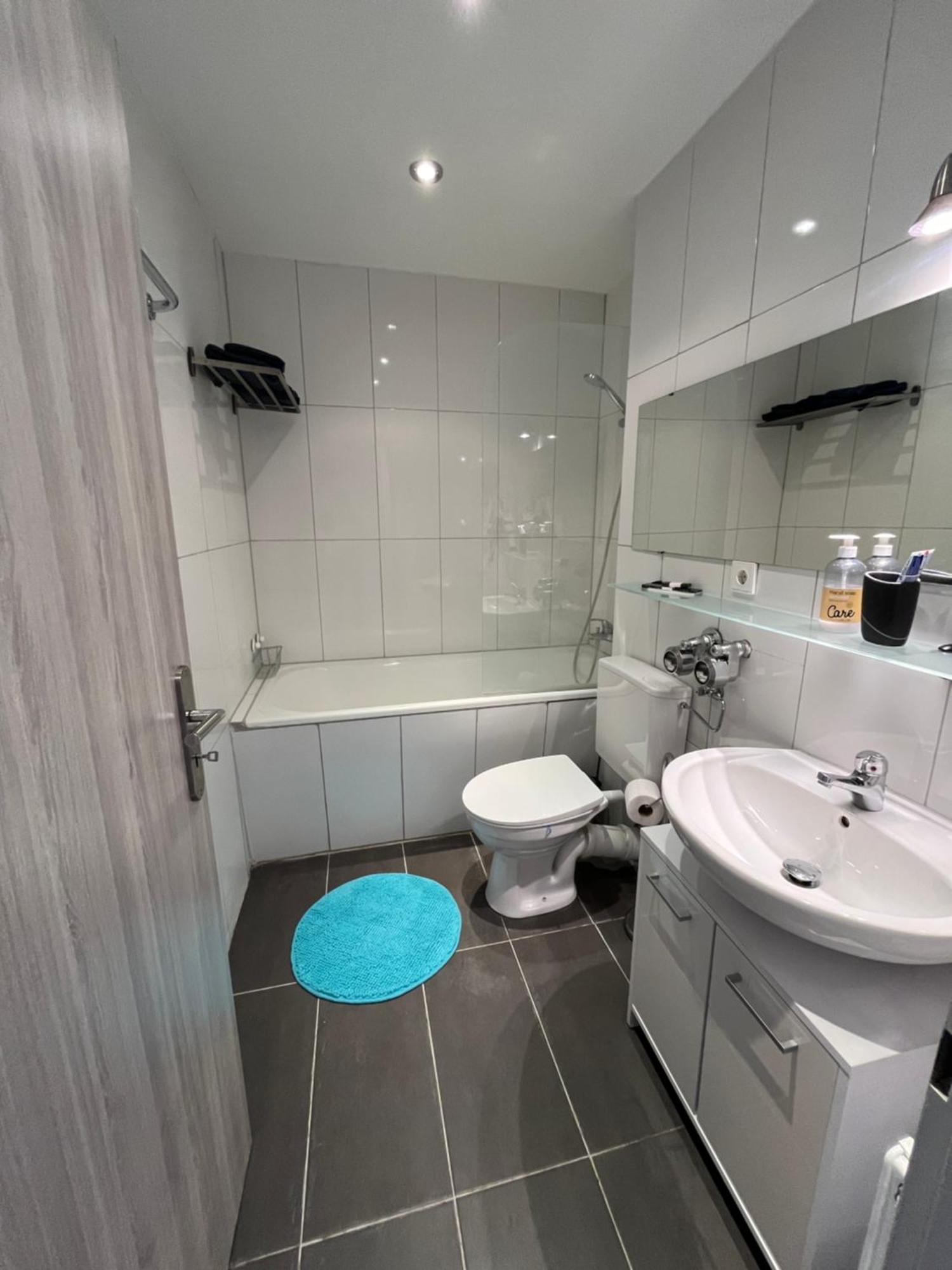 Balance Apartment Duesseldorf - Neuss With Parking Екстериор снимка